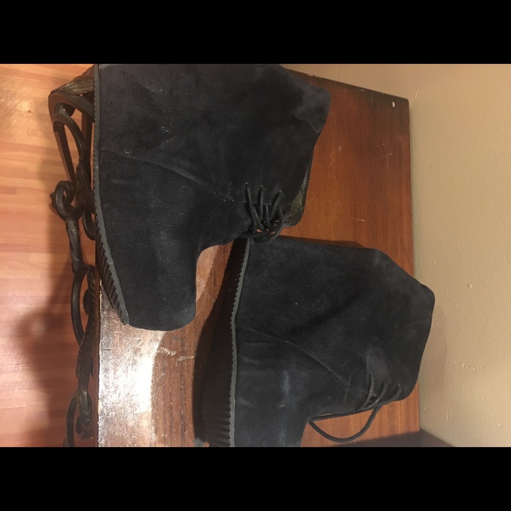 Shoes - Picture 5 of 5